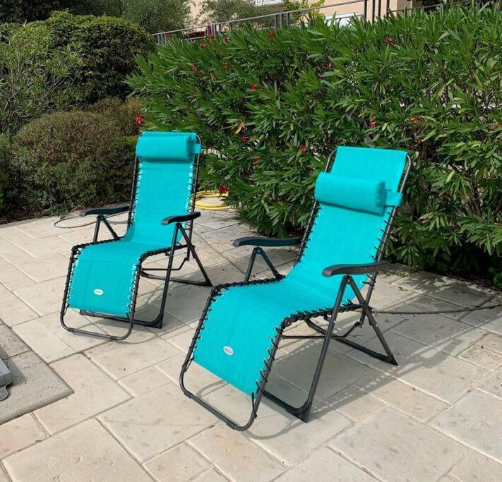 Studio En Rez-De-Jardin Arbore Avec Acces Piscine Et Clim Villeneuve-lès-Avignon Buitenkant foto